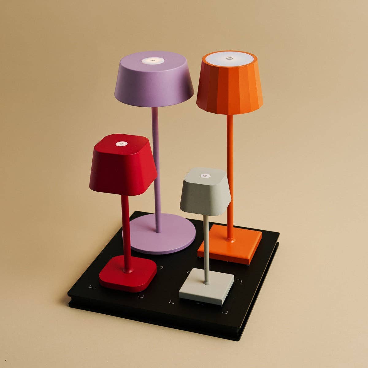 Tavellio - Wholesale Charging Cable - Amstel Station Professional Wireless Charging Station with 4 Charging Ports | Easy & Functional with Qi-Technology11