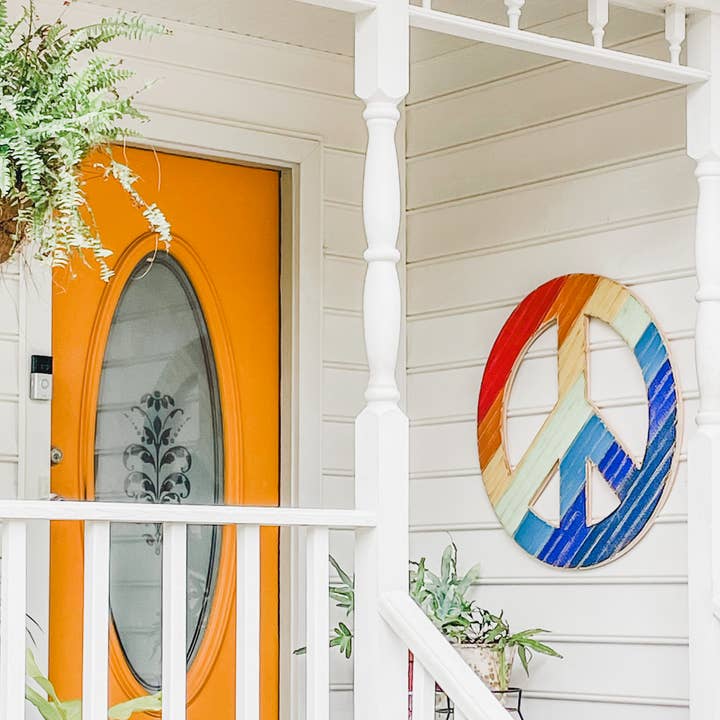 Grace Graffiti – Großhandel Wandkunst aus Holz – Freiform-Wandbild mit Regenbogen-Friedensschild aus Holz2