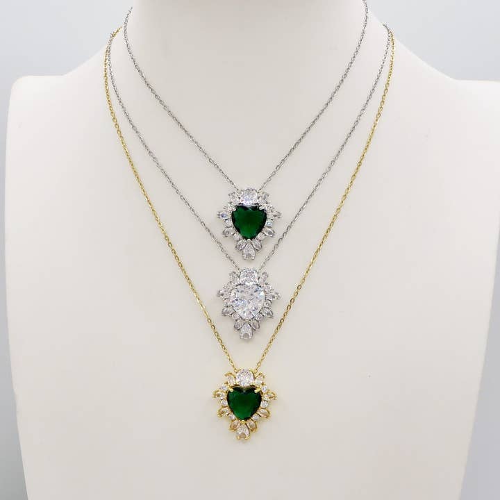 CHRISTY Cuore Sacro ~ ACCIAIO INOSSIDABILE - Collana con maxi pendente cuore sacro in cubic zirconia for wholesale by Daemon srls