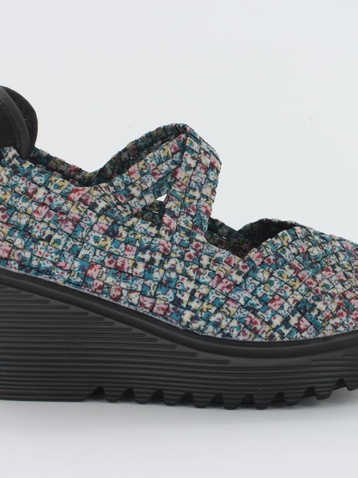 Dina - Floral Breeze voor wholesale door Bernie Mev