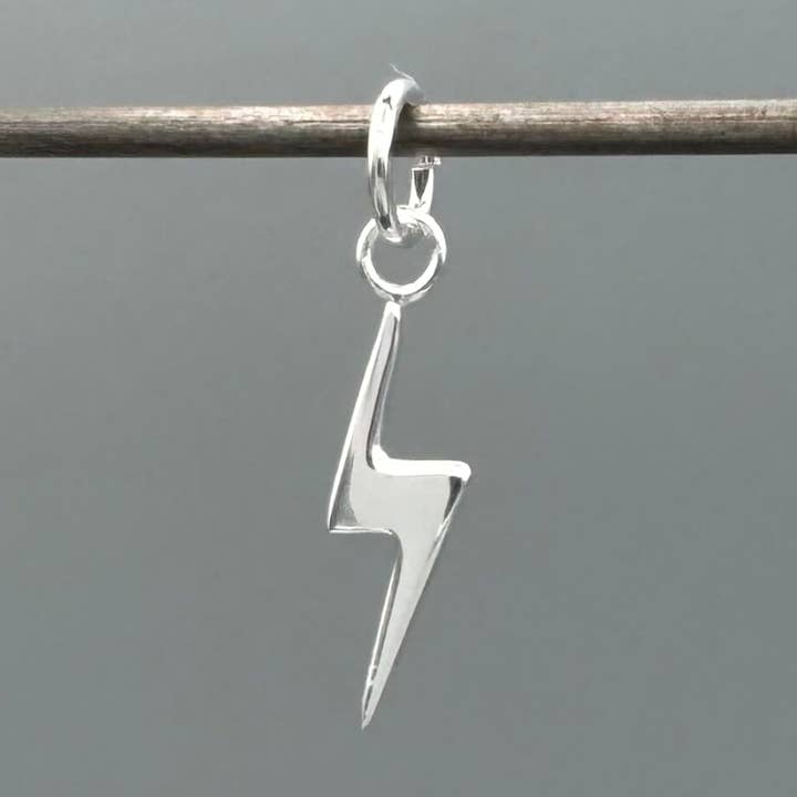 Sølv Lille Lyn Charm for engroshandel hos Something Silver