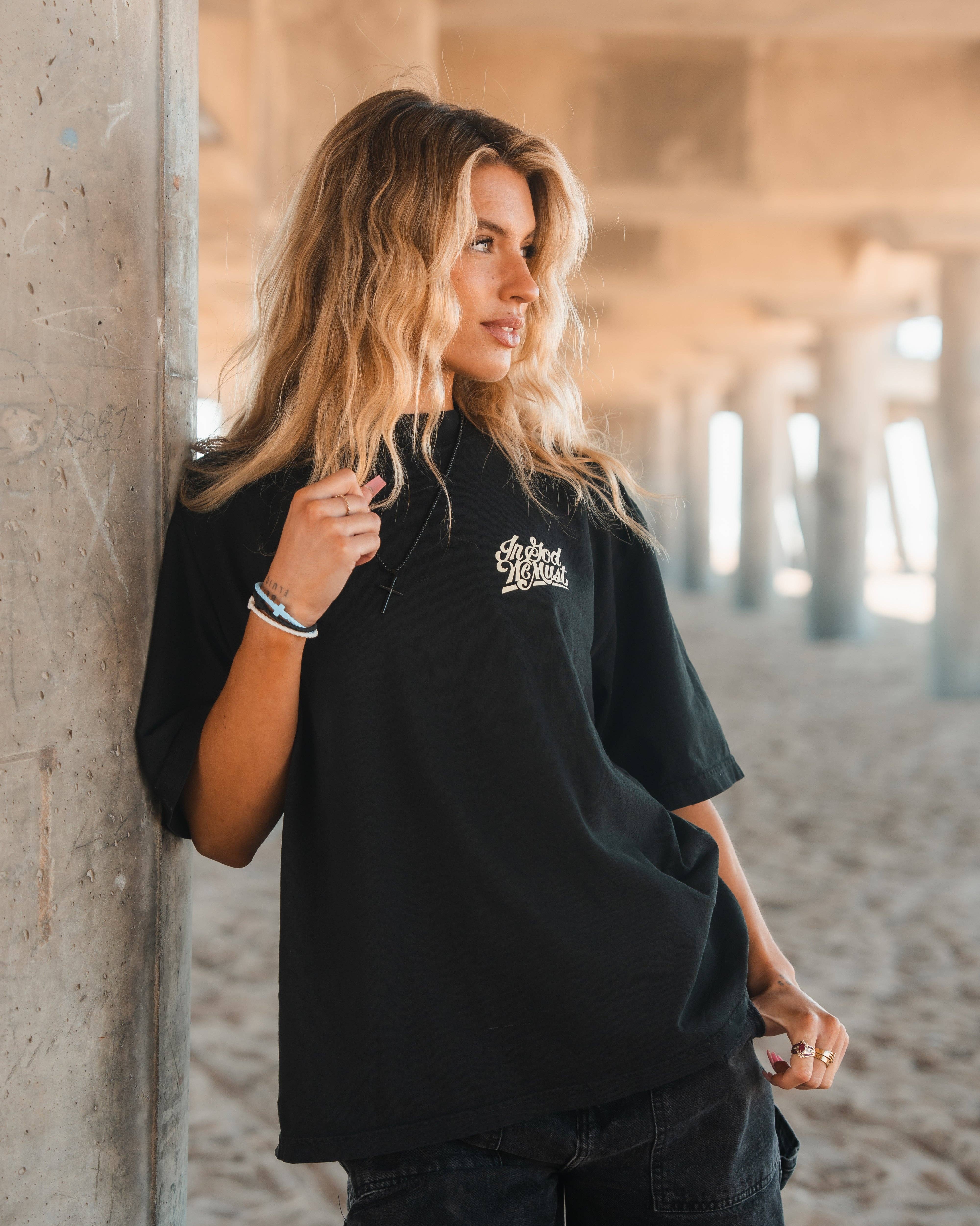 In God We Must – T-shirt estampada - Homem por atacado – T-shirt 'Jesus Muda Tudo'6