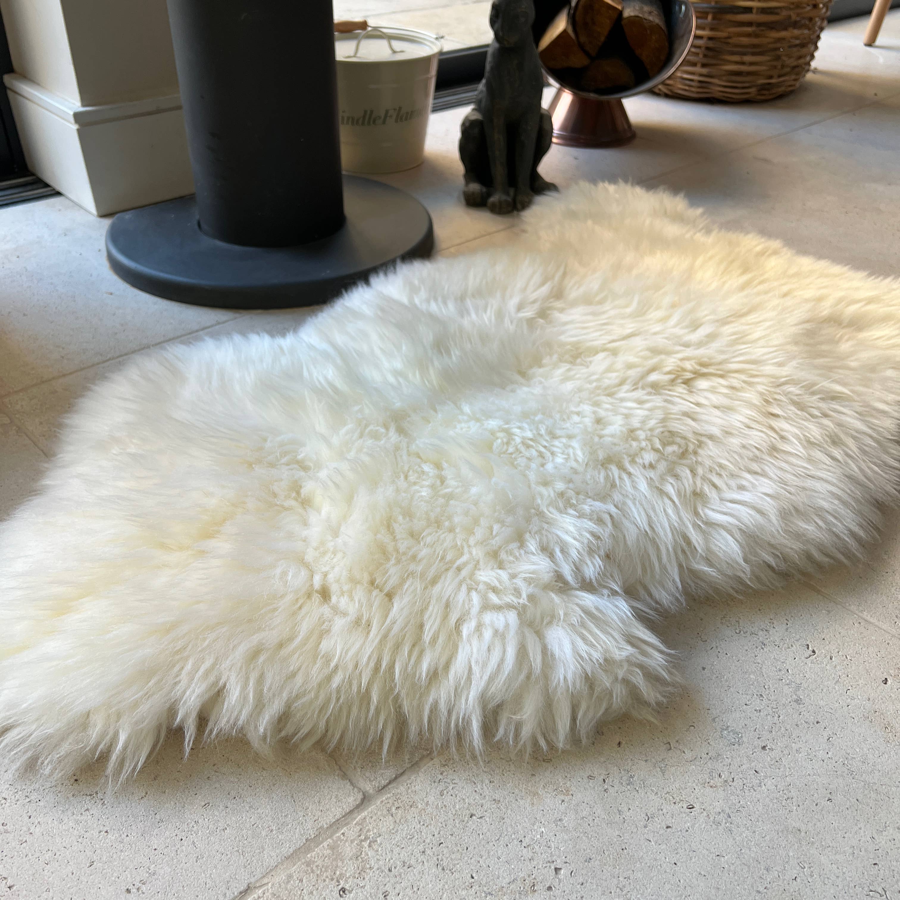 Wildash London - Wholesale Area Rug - British Ivory Cream White Sheepskin Rug - Medium4