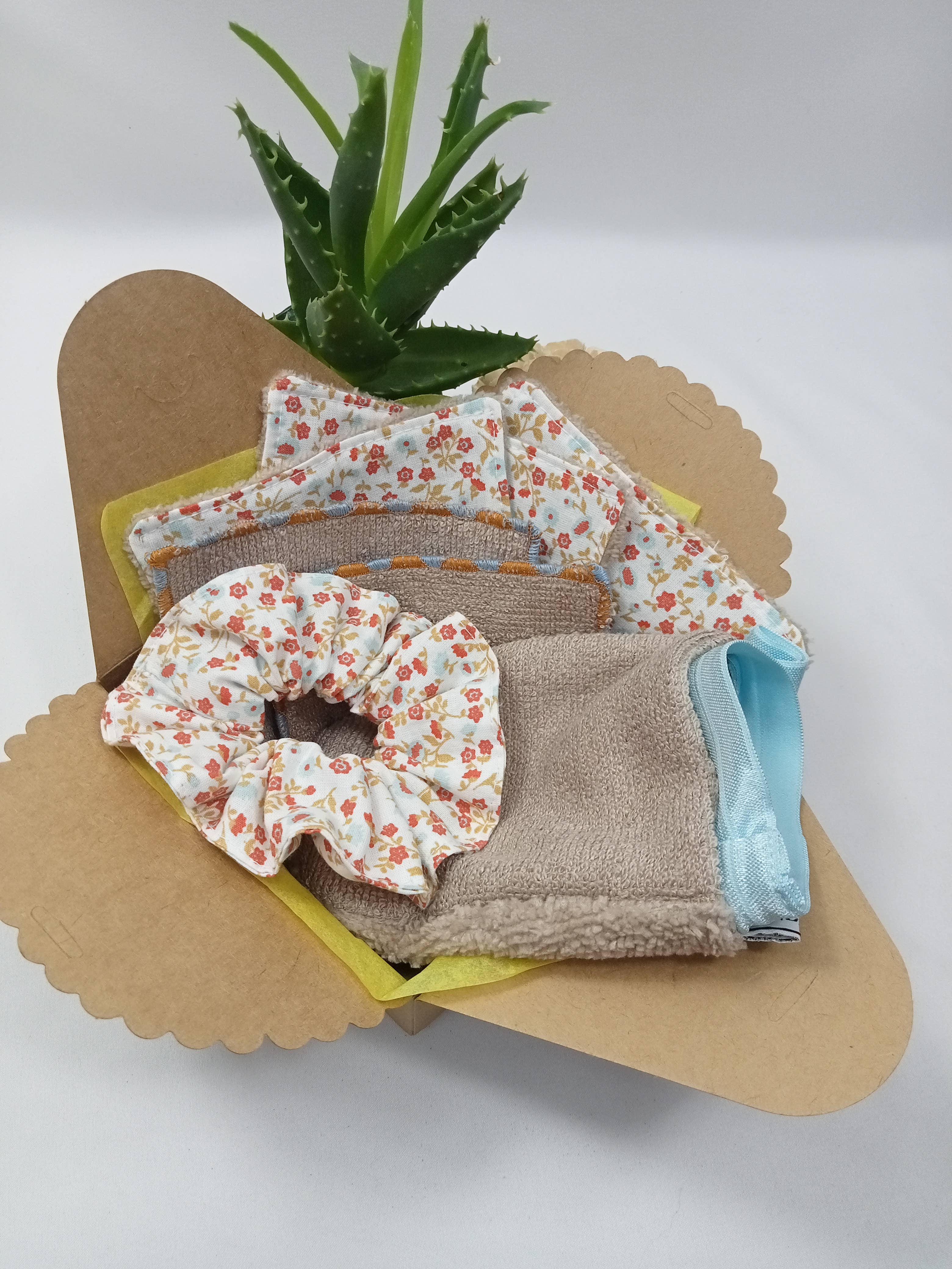 ZHENZHI - Wholesale Facial Care Set/Kit - Beauty gift box3