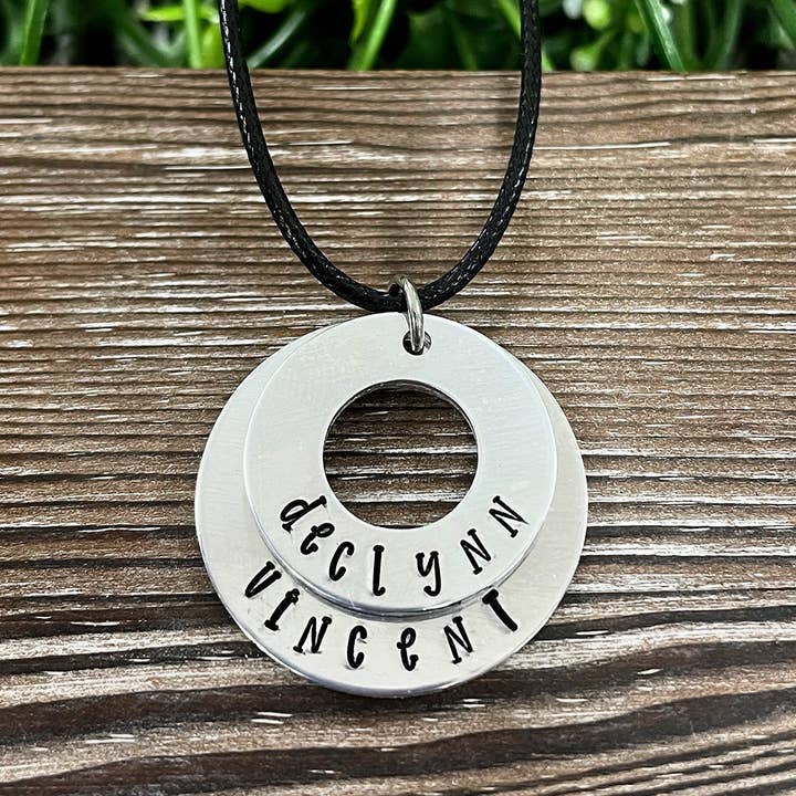 Gestapelte Waschmaschine Handgestempelte Namenskette für den Großhandel von Handmade by Marlayna