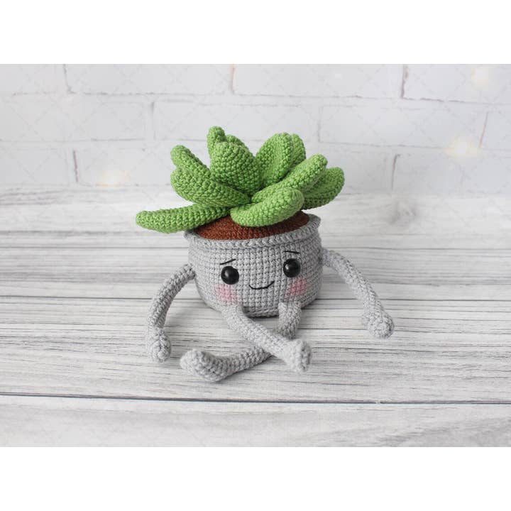 TOMOPOD LLC - Wholesale Decorative Tabletop Object - Crochet Smiling Succulent Plant Pot, Plant Lover Gift Decor3