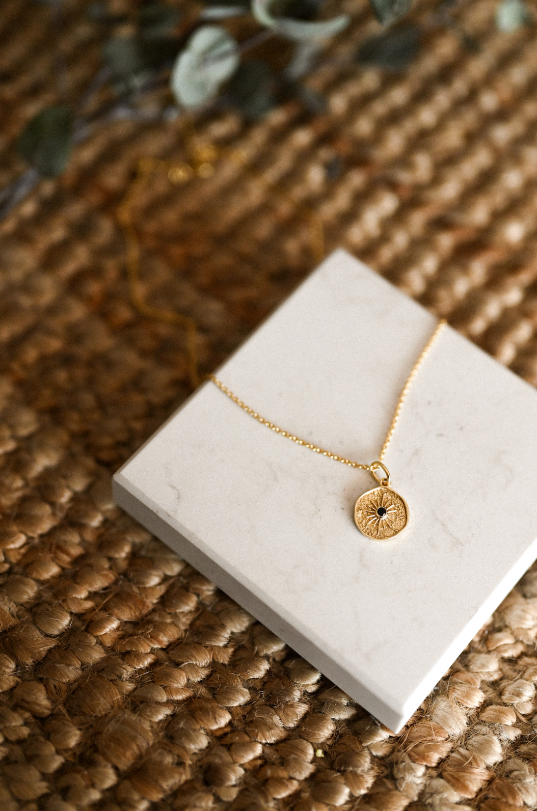 Oser Collective – Großhandel Kette mit Anhänger/Charm – Kompass-Anhänger0