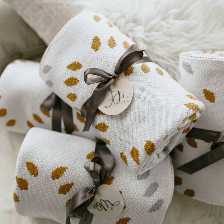 Malibu Throw for wholesale by Seek & Swoon