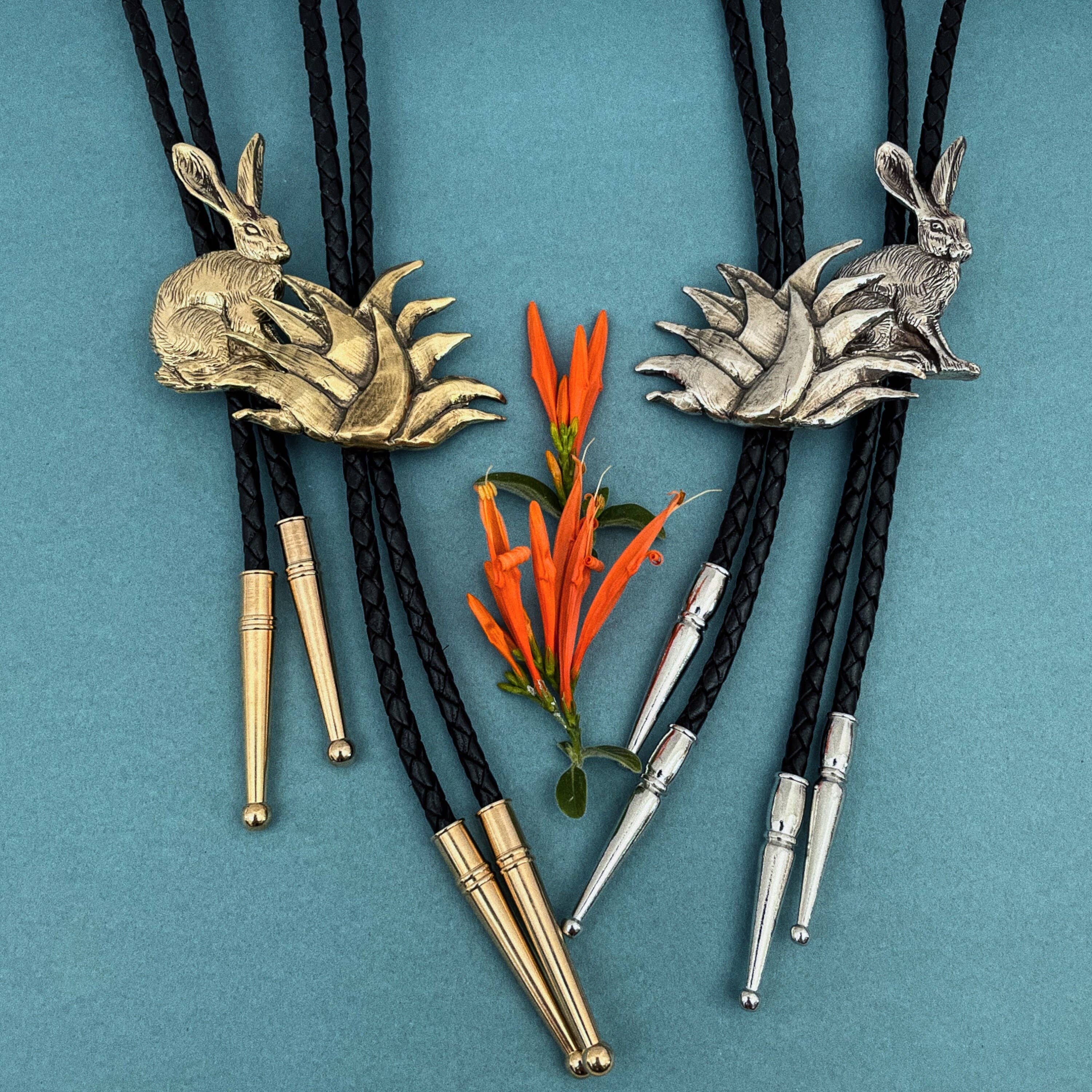 HELIOTROPE - Vendita all'ingrosso Collana con ciondolo/pendaglio - Bolo Tie con Lepre dalla coda nera8