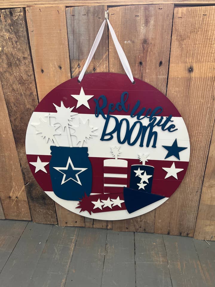 Kit de bricolage pour accroche-porte rond avec feux d'artifice de 16” pour le 4 juillet pour la vente par Rustic Home Co LLC