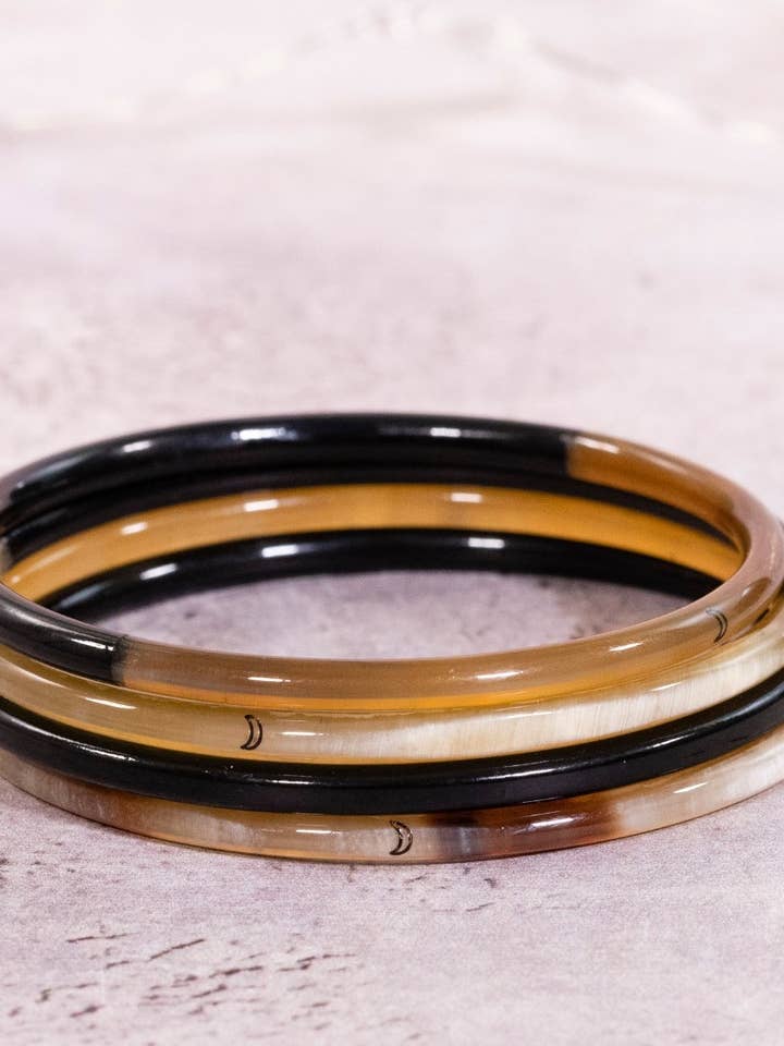 Bracelet Lune Noir n°4 - 3mm pour la vente par JolieJulie-MaLune-VentiLLo