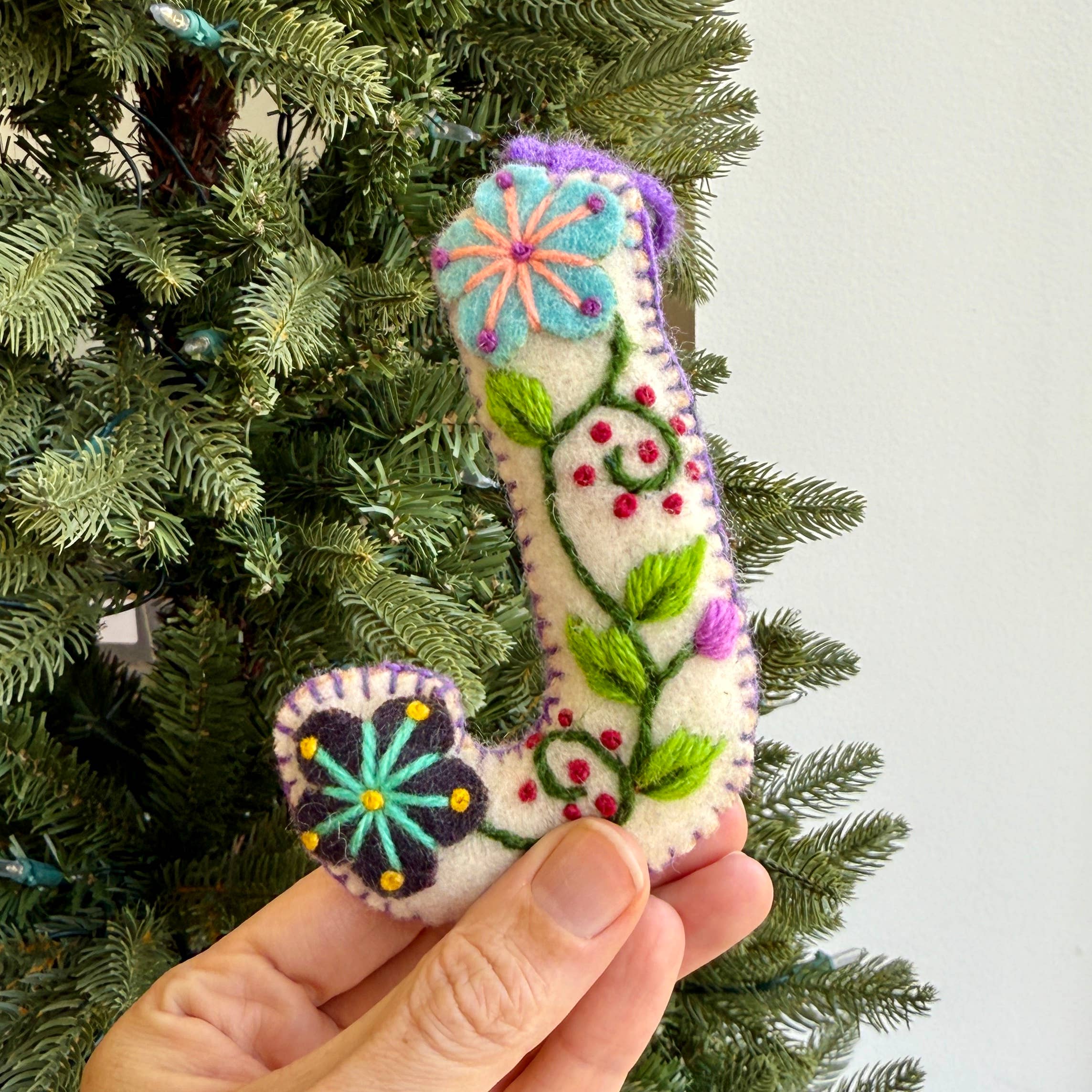 Ornaments 4 Orphans - Wholesale Ornament Set - White Letter Ornament Bundle BHJKNR, 6 Pack1