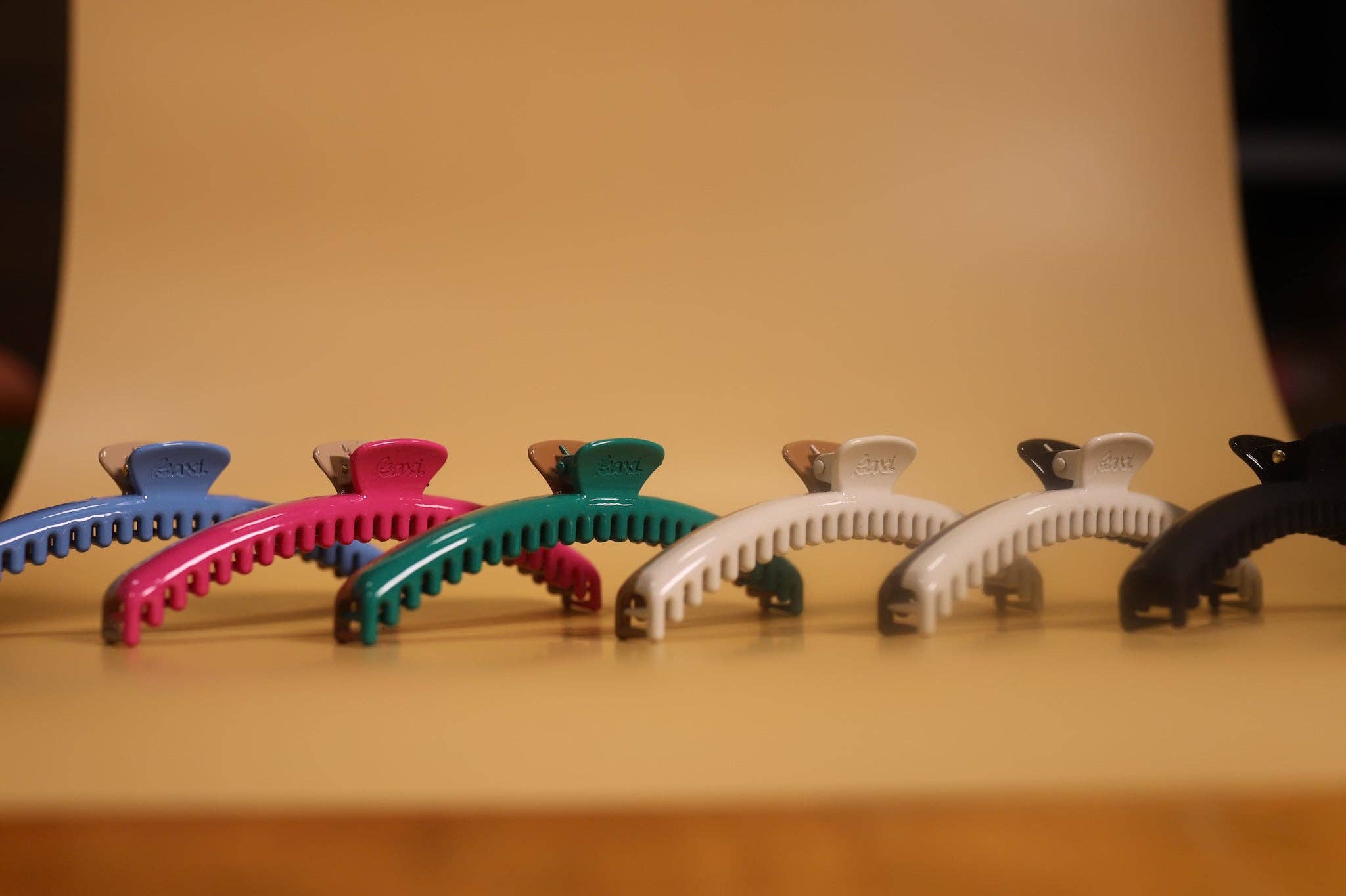 KAXI – Großhandel Haarclip – Damen – ZWEIFARBIGER GLÄNZENDER ORIGINAL HALTE-ALLES-KLAUE22