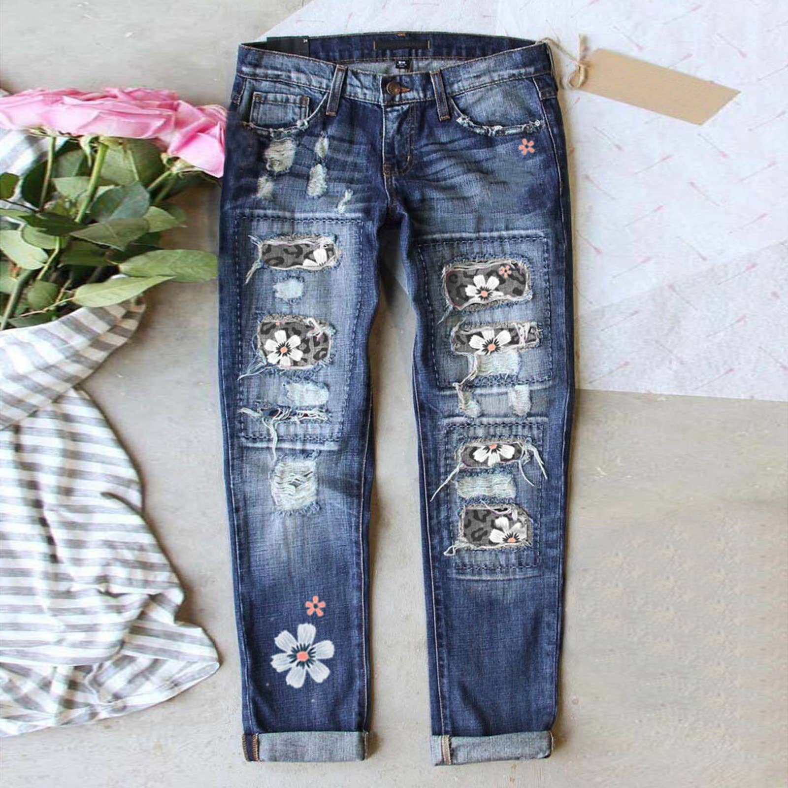 Tourtiwi – wholesale Jeans - Dam – Damjeans med blommigt tryck och slitningar13