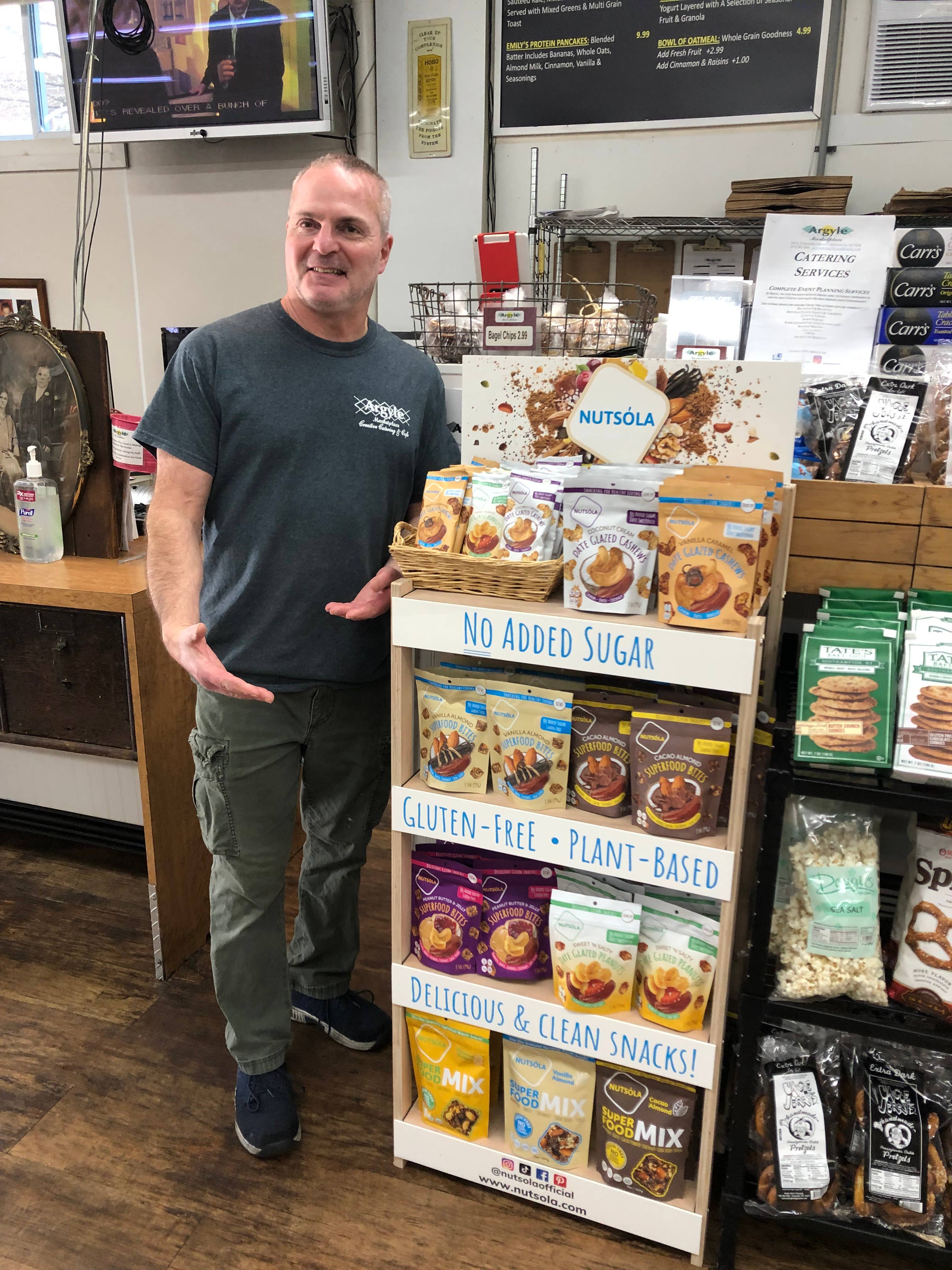 NUTSÓLA - Wholesale Retailer Display - Food & Drink - NUTSÓLA Display Rack4