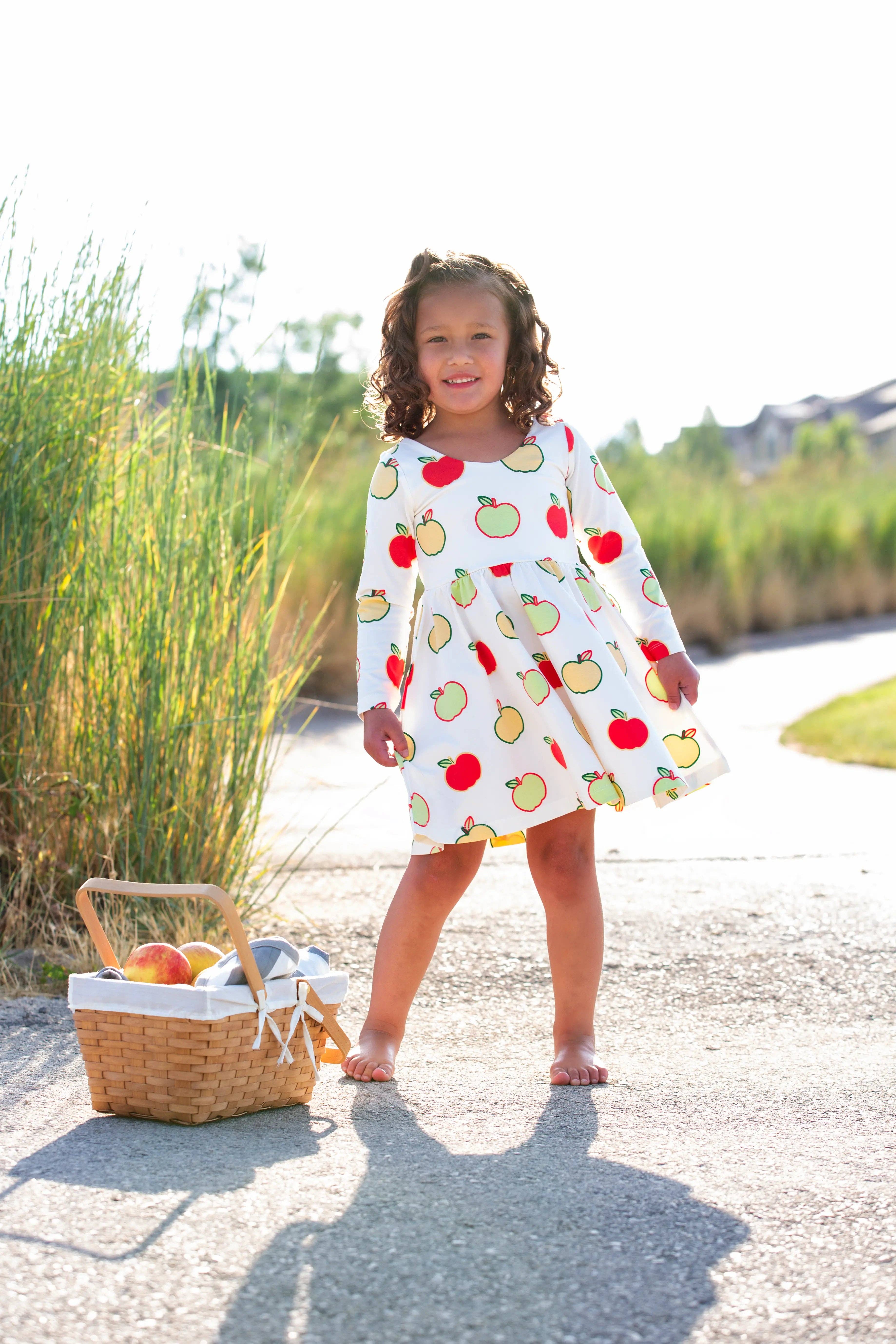 Monica + Andy – wholesale Klänning – Barn – Långärmad Let's Dance Klänning_Fall Apples1