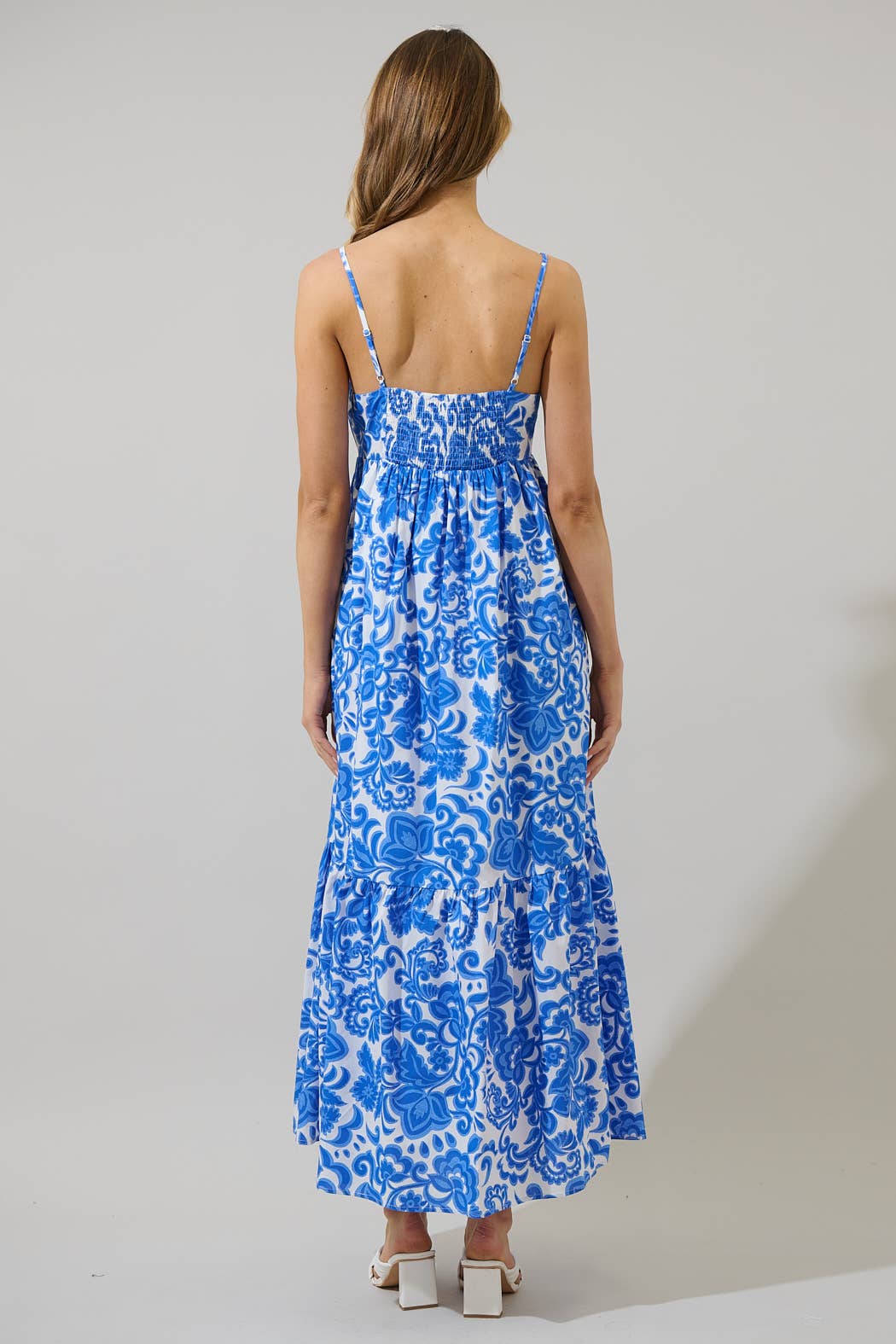 BIANCO BLU MULTI Abito Maxi Floreale Cabana Fluttuante Magee in vendita all'ingrosso su Faire1