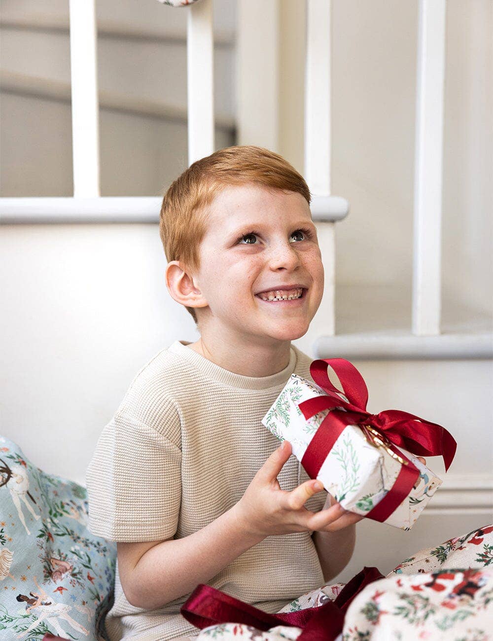 Bespoke Letterpress – Großhandel Band – Geschenke verpacken – Rotes Schimmer-Satinband 30 Meter11