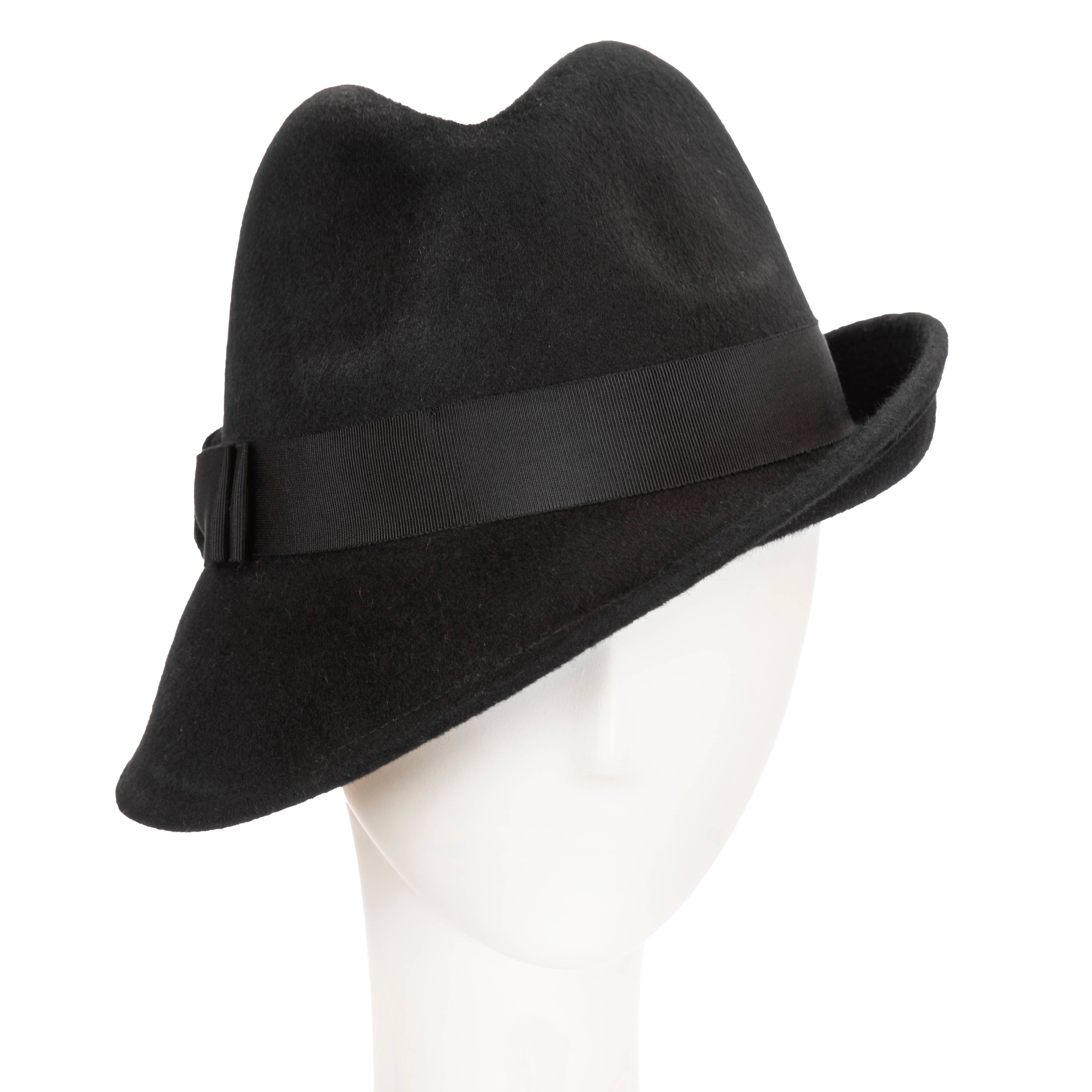 Giovannio – Engroshandel Bucket hat - Dame – Skorpion Langt Hår Børstet Uld Asymmetrisk Fedora1