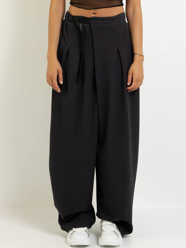 PANTALON ASYMÉTRIQUE HATHOR pour la vente par Mercy House Studio