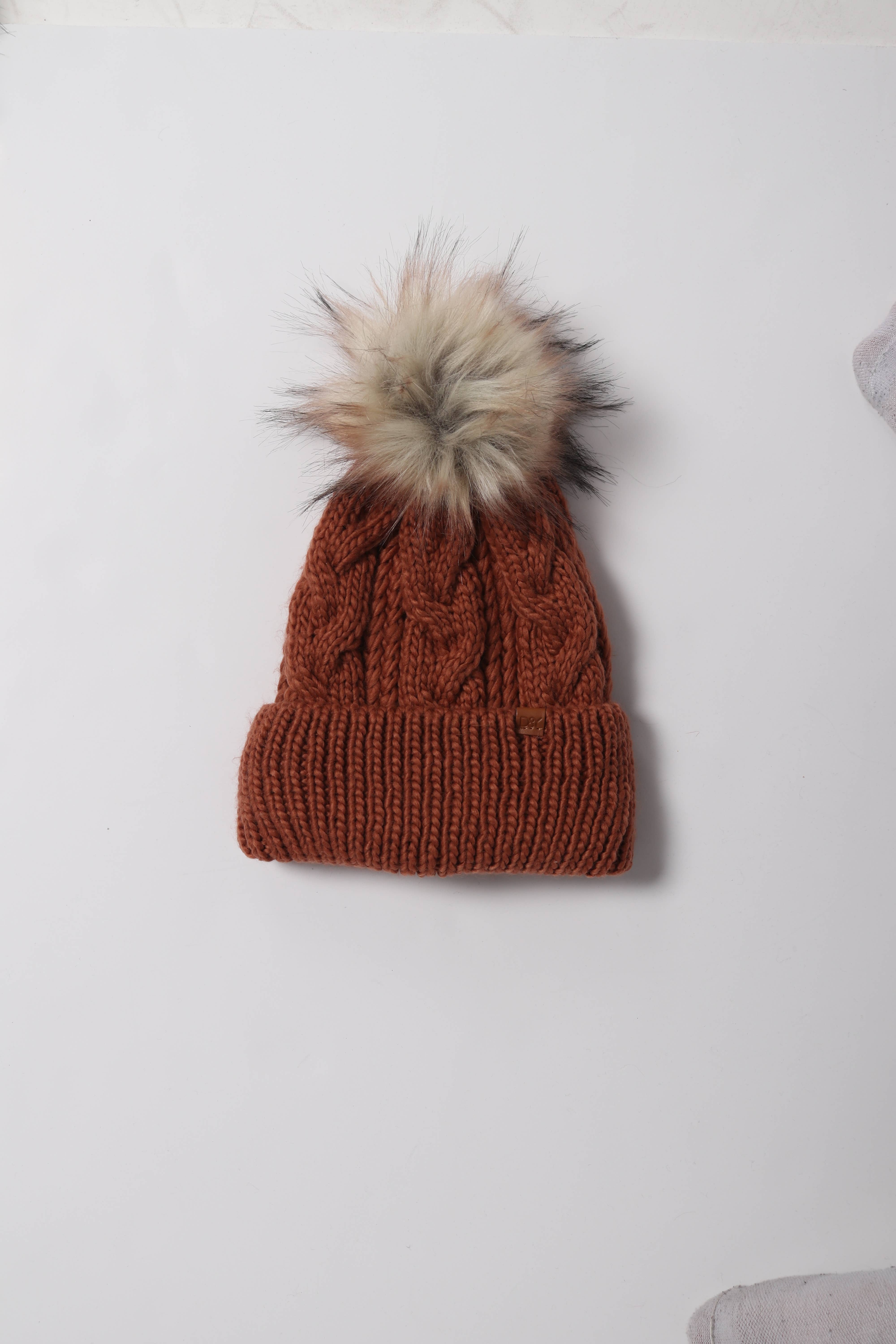 David And Young - Wholesale Beanie - Women's - Cable Knit Beanie with Faux Fur Pom Lining7
