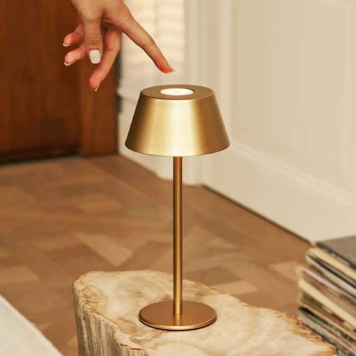 Tavellio - Wholesale Accent/desk lamp - Milou Gold - Table lamp without Cable l Modern, Design & 3 Light Modes7