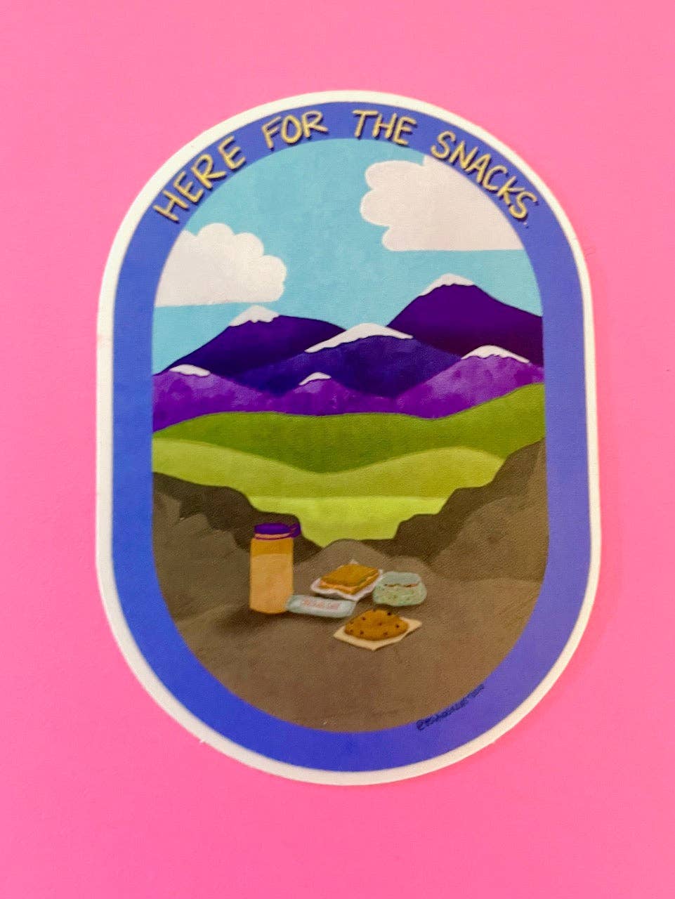 Unruly Wit - Vente Autocollant - Autocollant ovale en vinyle Here for the Snacks2