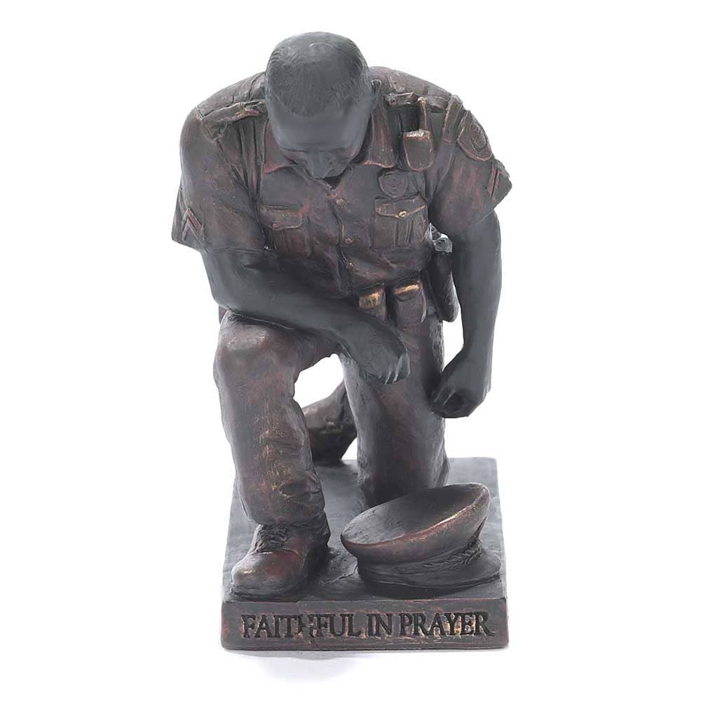 Cottage Garden - Wholesale Decorative Figurine - Tabletop Figurine Police Faithful In Prayer2