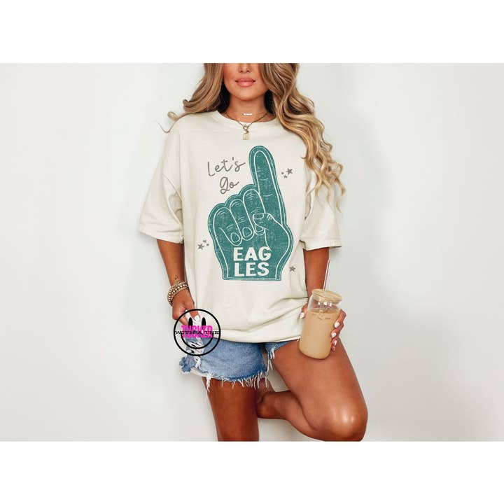 LATEN WE GAAN EAGLES FOAM VINGER - COMFORT COLORS T-SHIRT voor wholesale door Tucker with a Tee