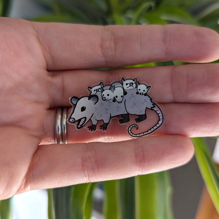 femmepossum - Wholesale Lapel Pin/Button - Possum Mama Pin1