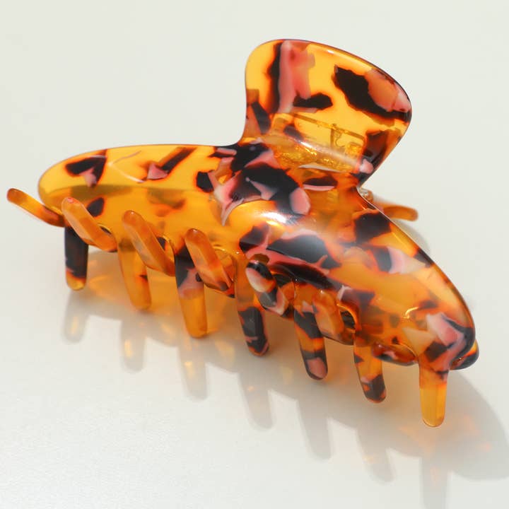 Spiced Tortoise | Assorted Small/Medium Claw Clips for wholesale on Faire6