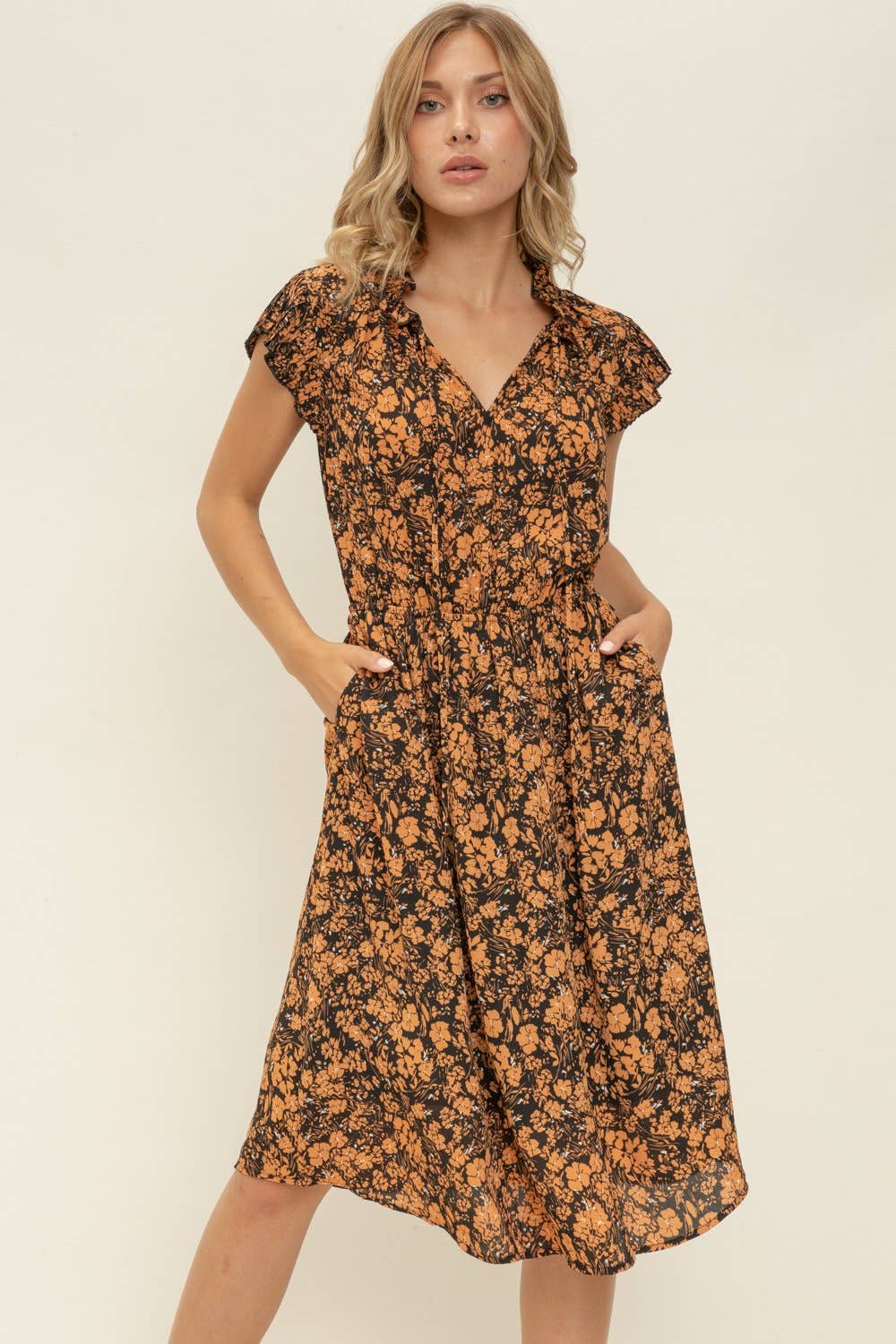 ZWART 32061-1 Midi-jurk met geplooide mouwen en bloemen print voor groothandel op Faire1