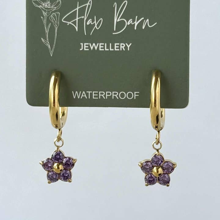 Orecchini a cerchio con zirconi a forma di fiore resistenti all'ossidazione per la vendita all'ingrosso da parte di Flax Barn