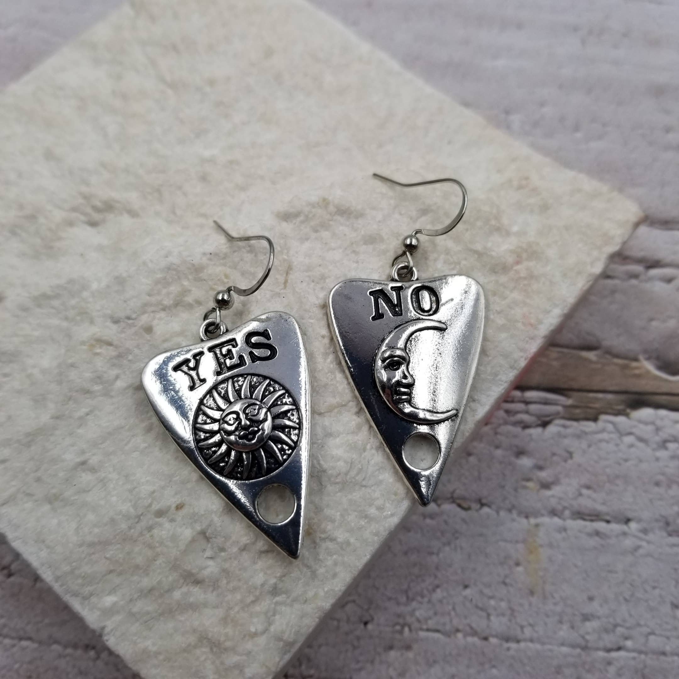 Treasure Wholesale - Vendita all'ingrosso Orecchini pendenti - Orecchini Don't Like Nights1