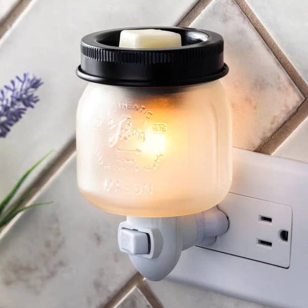 Klassieke Fragrance Warmer met Stekker - Glazen Mason Jar voor wholesale door Serendipity Soy Candles