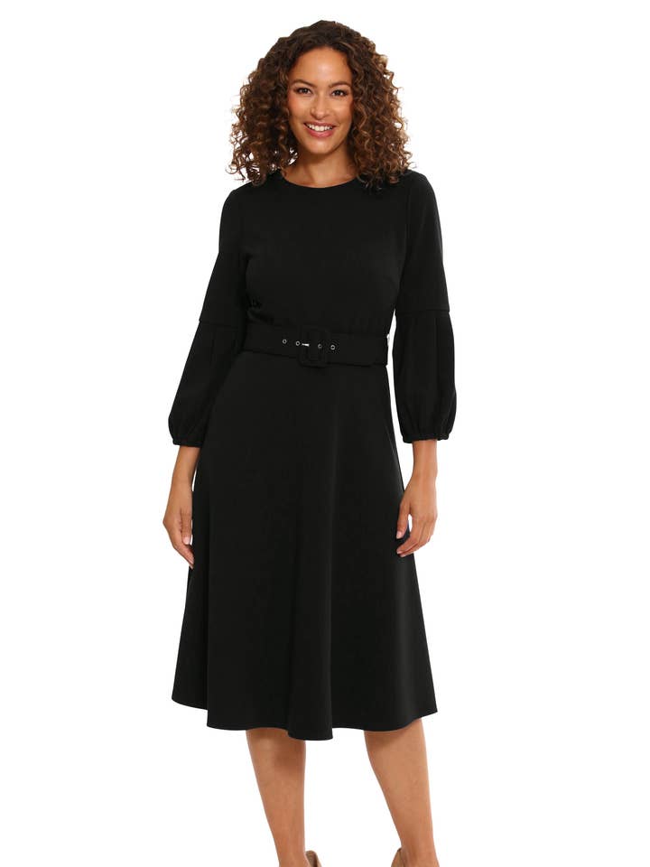 ABITO SFIANCATO CON CINTURA E MANICHE A PIEGHE per la vendita all'ingrosso da parte di Maggy London Group