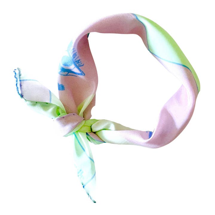 Foulard en soie Blue Wink pour la vente par Allie & Elle