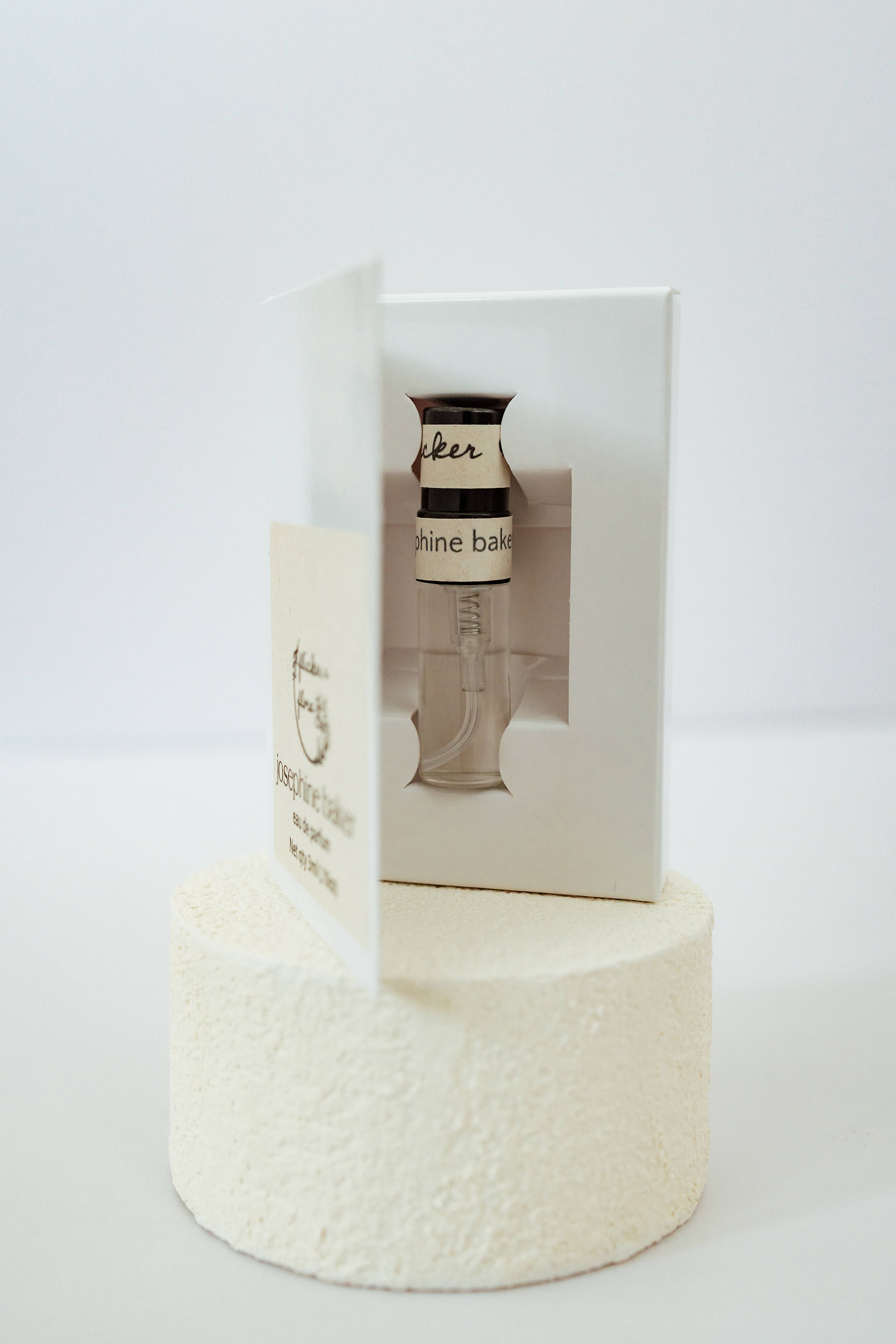 Flicker & Flora - Wholesale Perfume/Eau de Toilette - Josephine Baker Eau de Parfum4