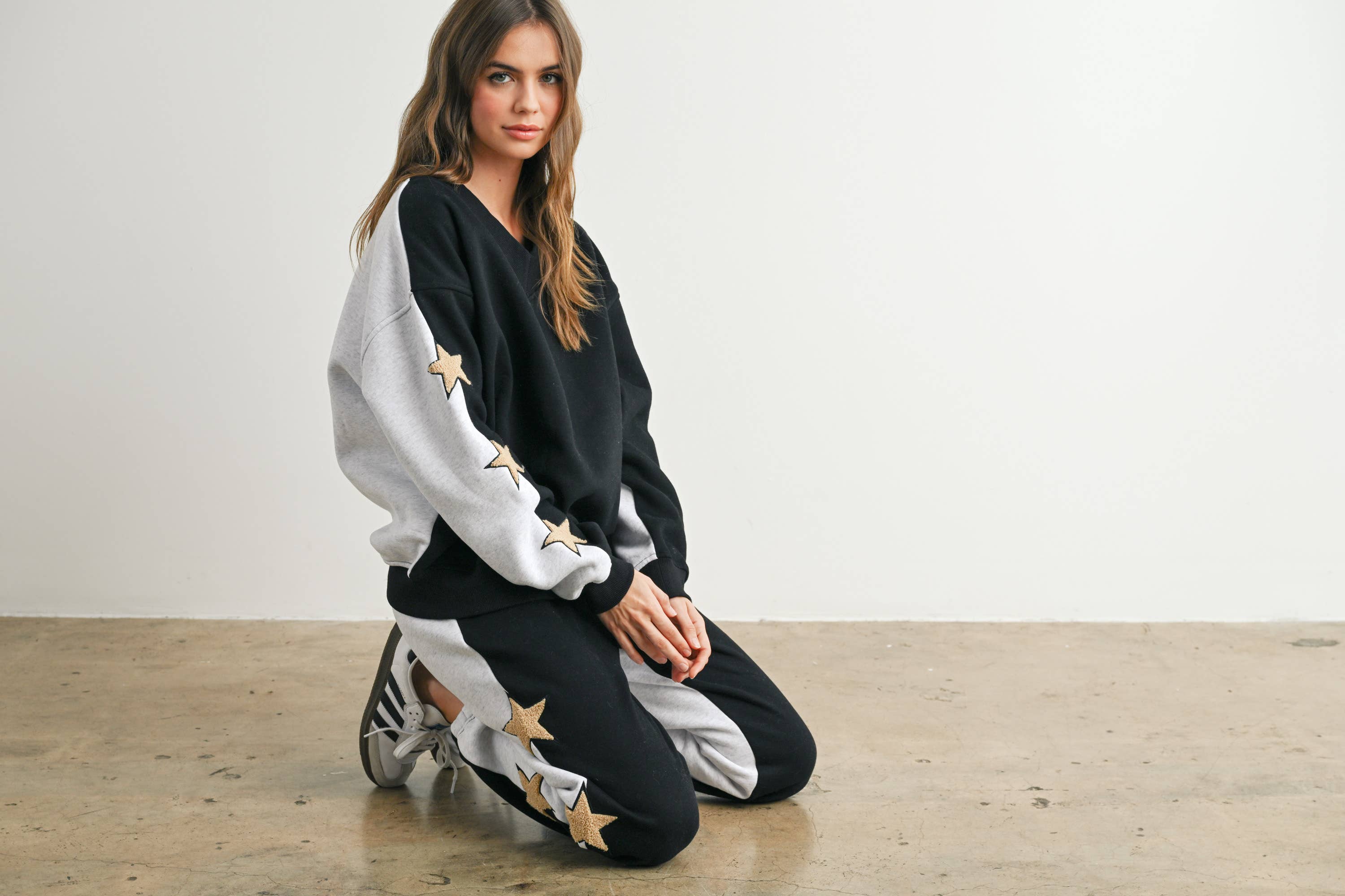 BUTTERMELON – wholesale Lounge Sweatpants/jogging bottoms – Women's – Color Block Sweatpants with Star Detail - BMP757015