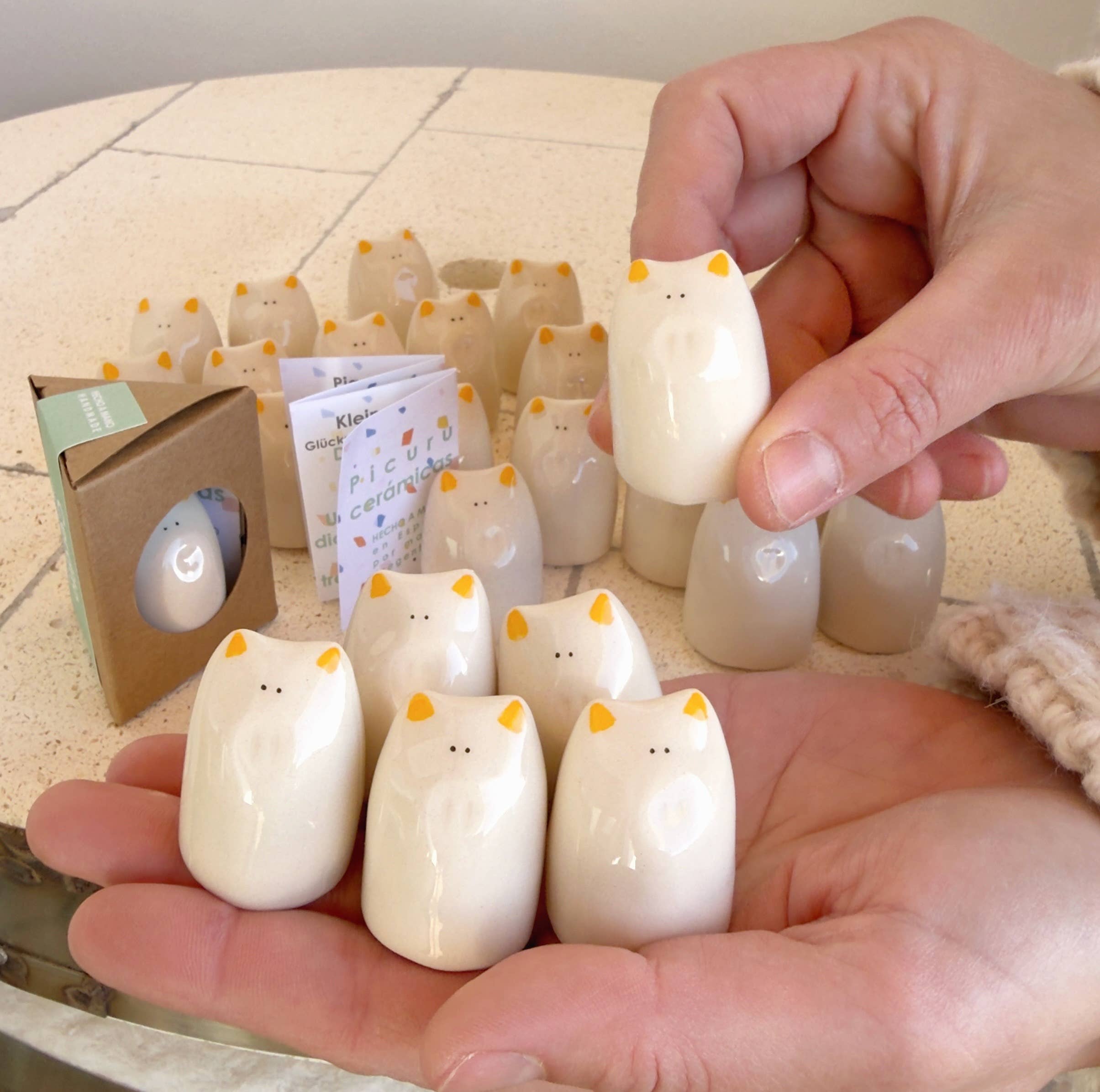 Picuru ceramicas - Wholesale Decorative Figurine - Lucky Pig Amulet (5 languages)1