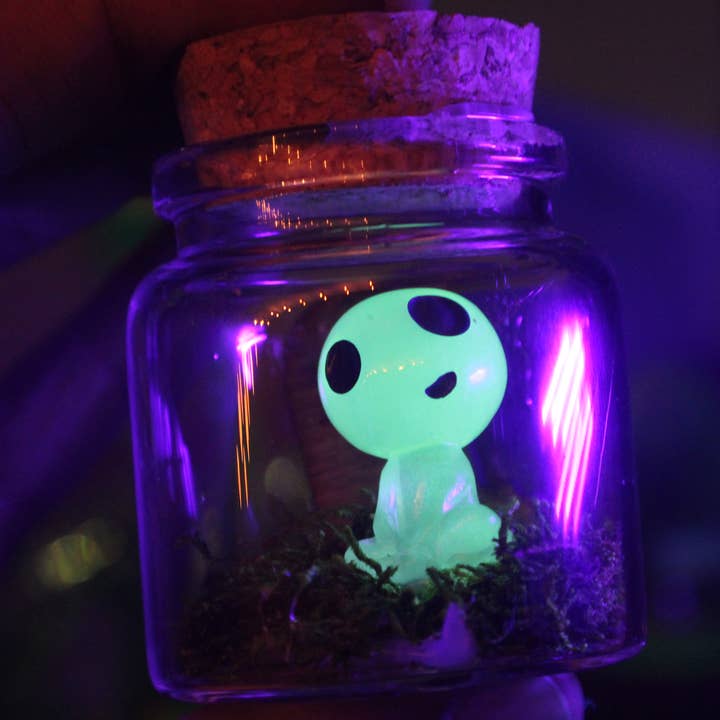 Raven Design – wholesale Decorative tabletop object – 1 Adopt A Ghost Pet Friend Glows in the Dark!1