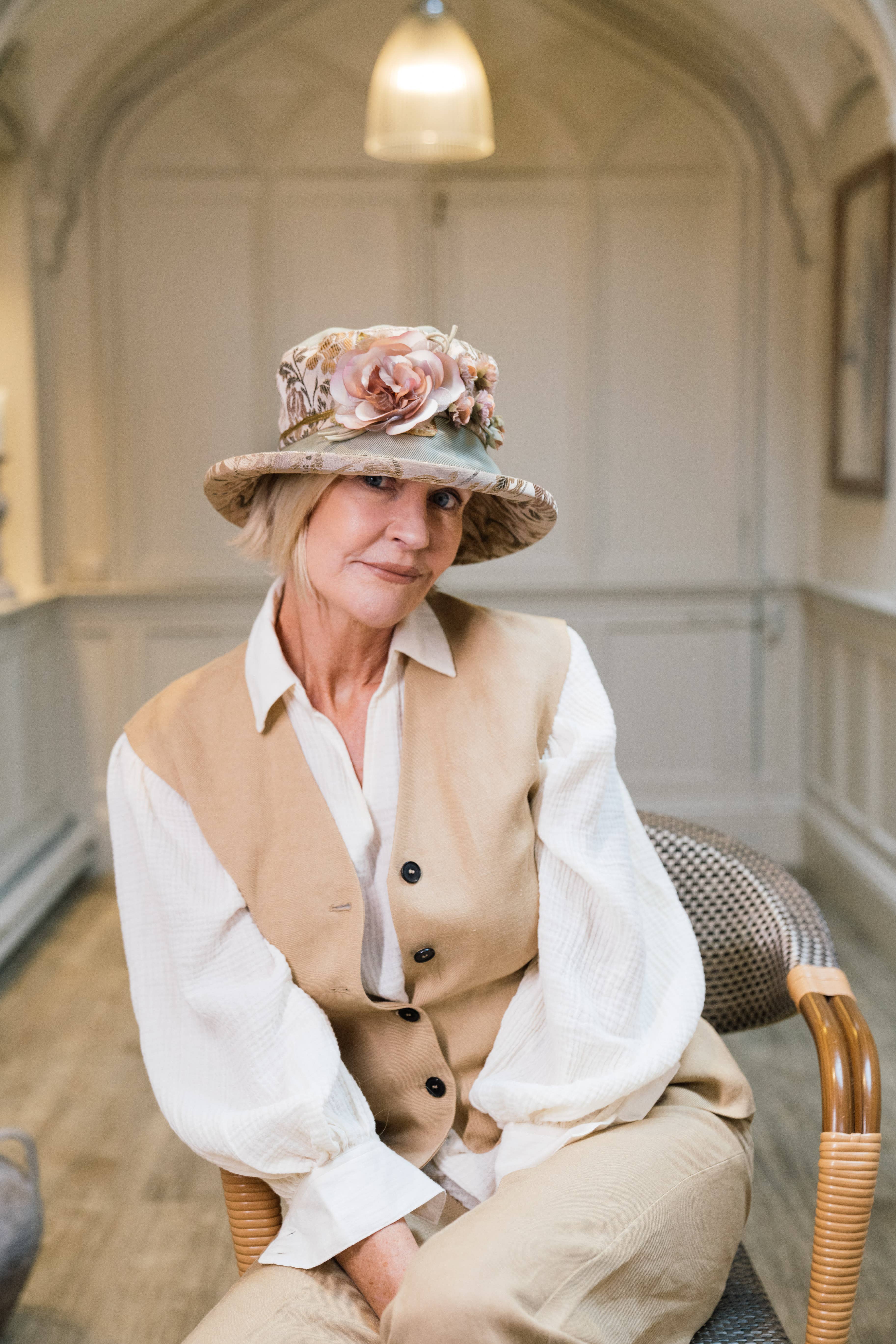 Proppa Toppa Hats – wholesale Fascinator-hatt - Dam – Vintage tyg blommig hatt med ränder och blomma