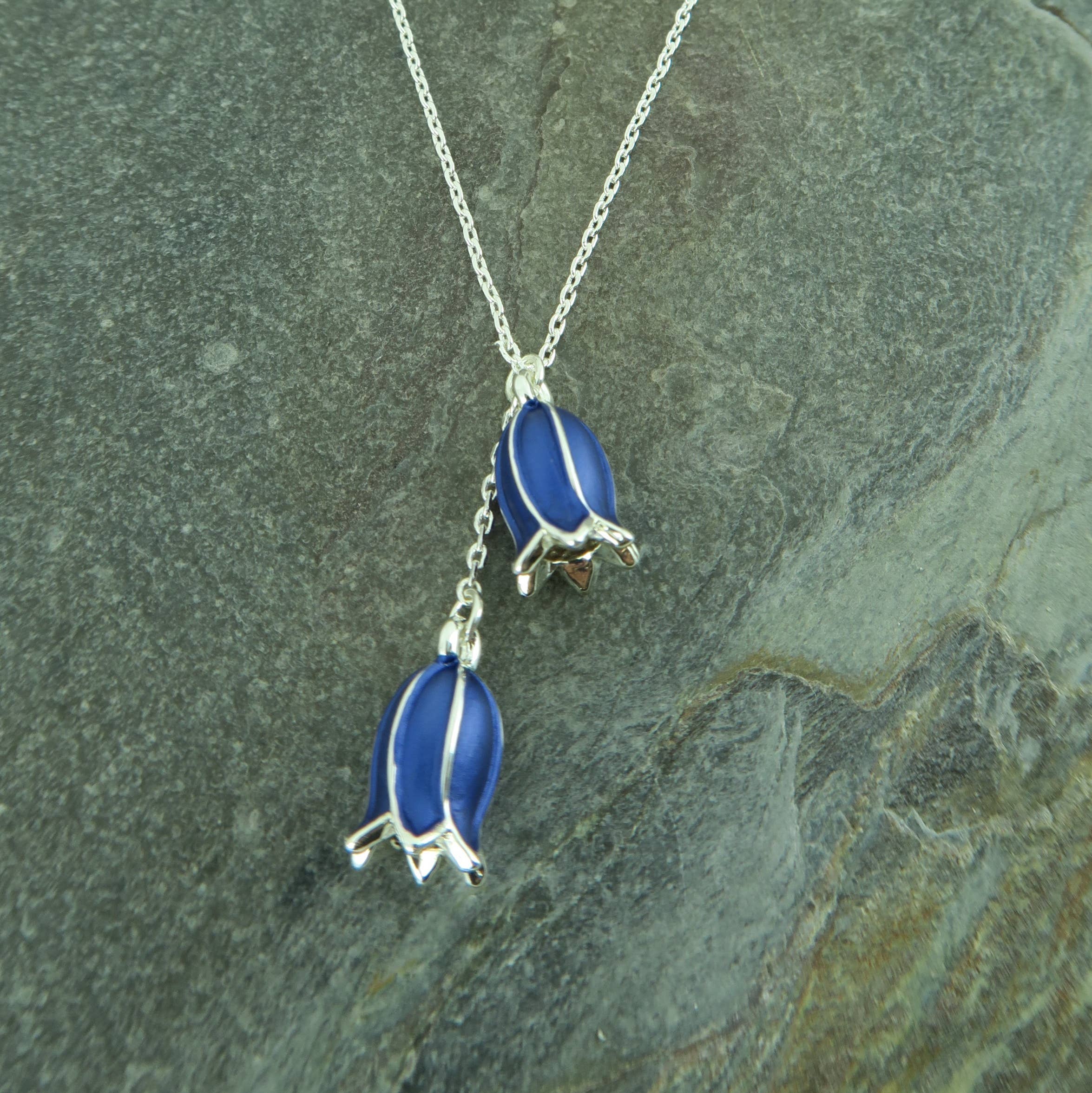 Alexander Thurlow & Co Ltd - Wholesale Halskettinghanger - Bluebell Flower hanger ketting2