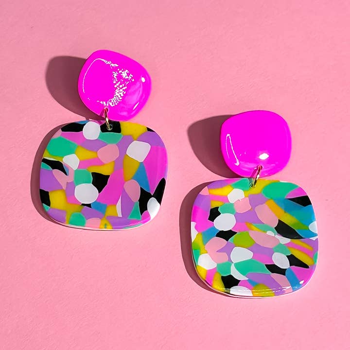 Roze Punt Bubbel Statement Polymeer Klei Oorbel Hangers voor wholesale door Night Moves Atelier