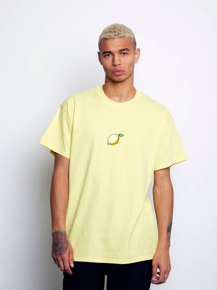 MAGLIETTA CON RICAMO COLOR LIMONE per la vendita all'ingrosso da parte di New Love Club