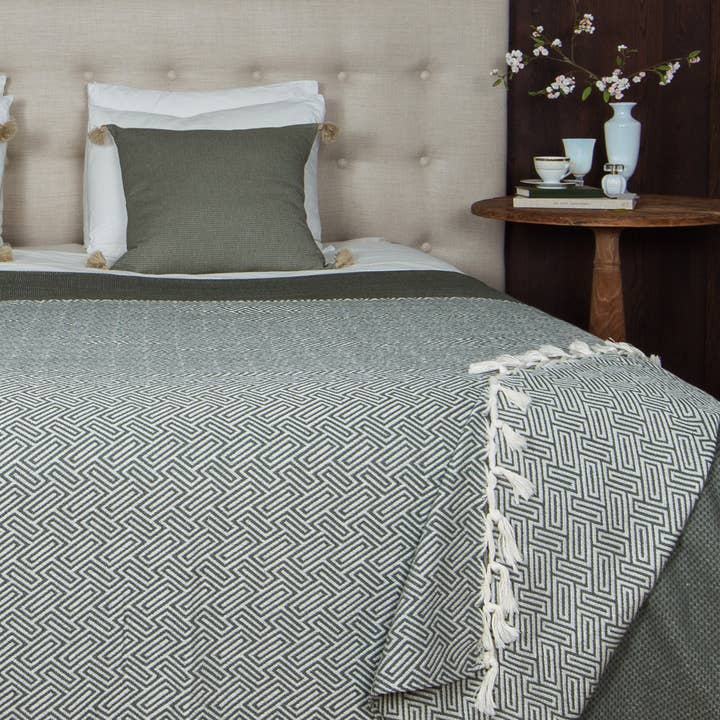 Plaid à carreaux Athene, vert mousse, 150 x 250 cm pour la vente par Lantara