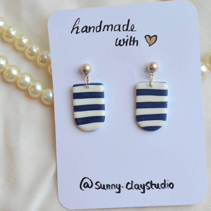 Striped minimalistic Earrings for wholesale by Sunnyclayart