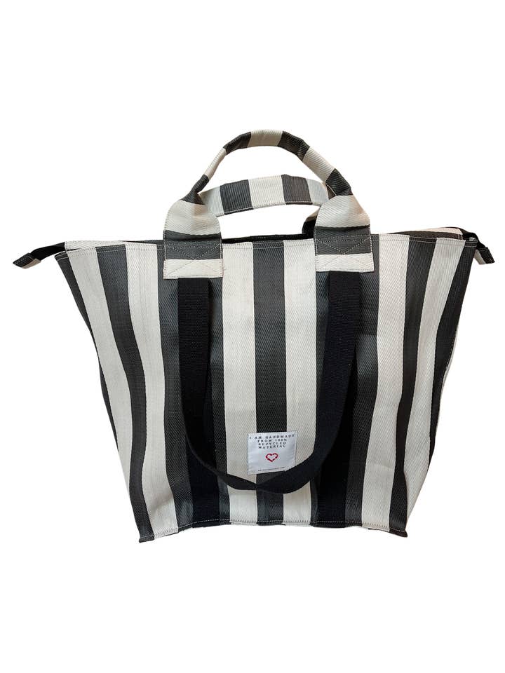 Alles past tas Zwart & Beige Gemaakt van gerecycled nylon for wholesale by Noordstar Goods