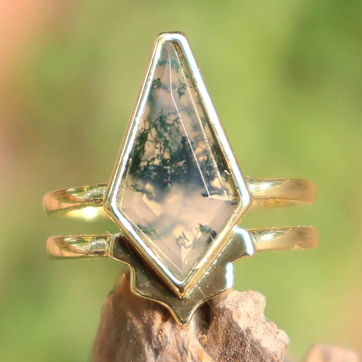 Bagues à double bande en forme de cerf-volant plaquées or avec agate mousse naturelle pour la vente par El Joyero