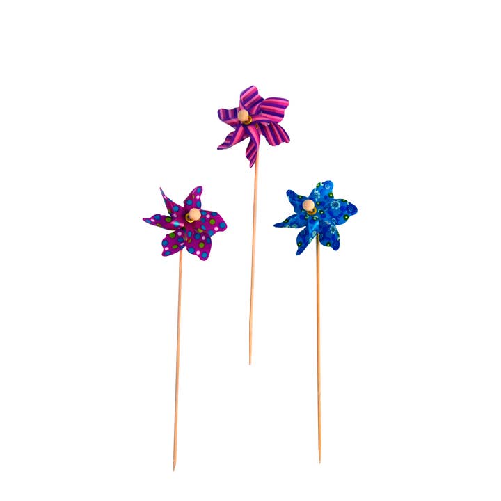 Magni ApS - Wholesale Classic Toy - Kids - Mixed Windmills in a basket, multi colors1